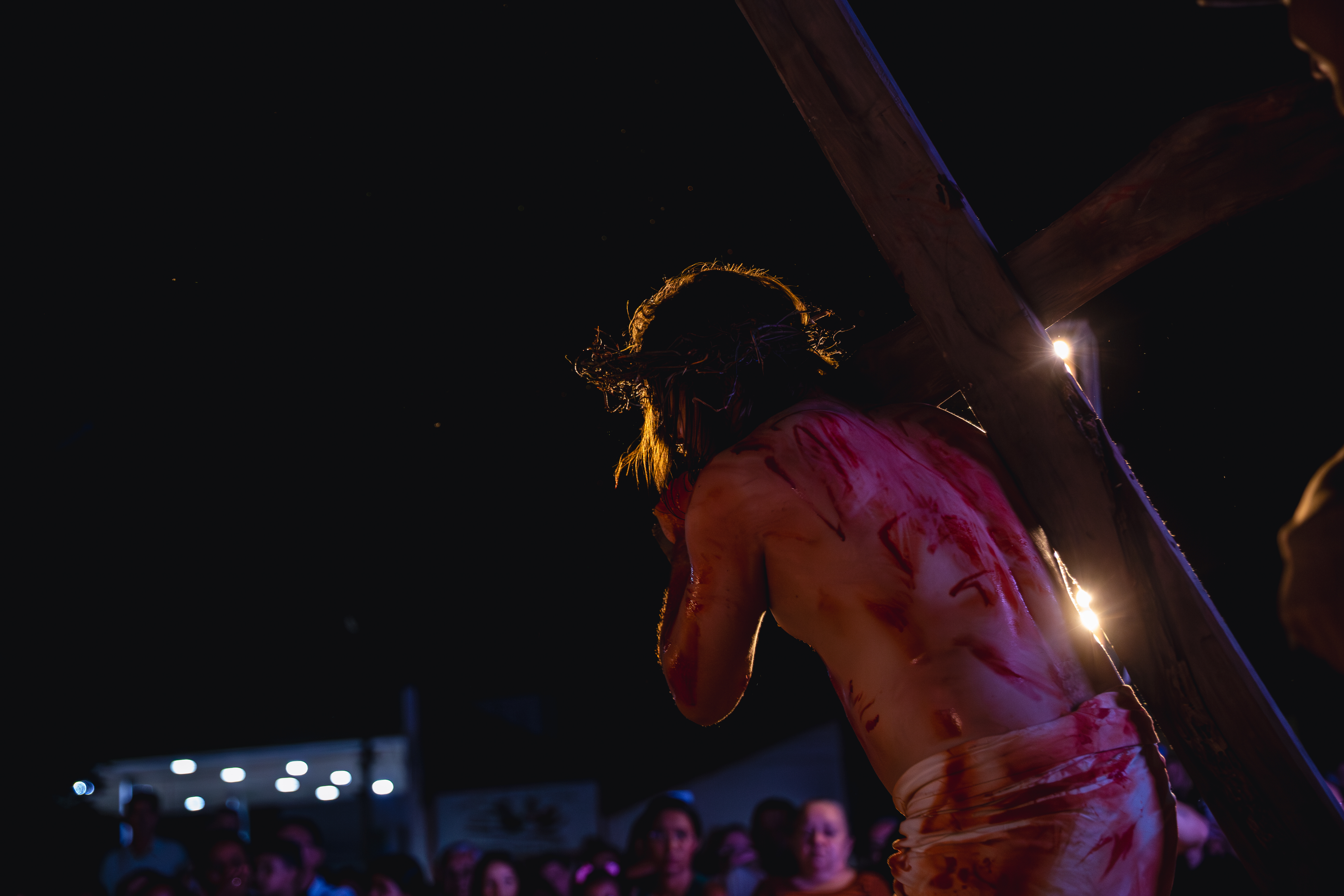 XI Edição da Paixão de Cristo reúne mais de mil pessoas e emociona público em praça pública em Canto do Buriti 