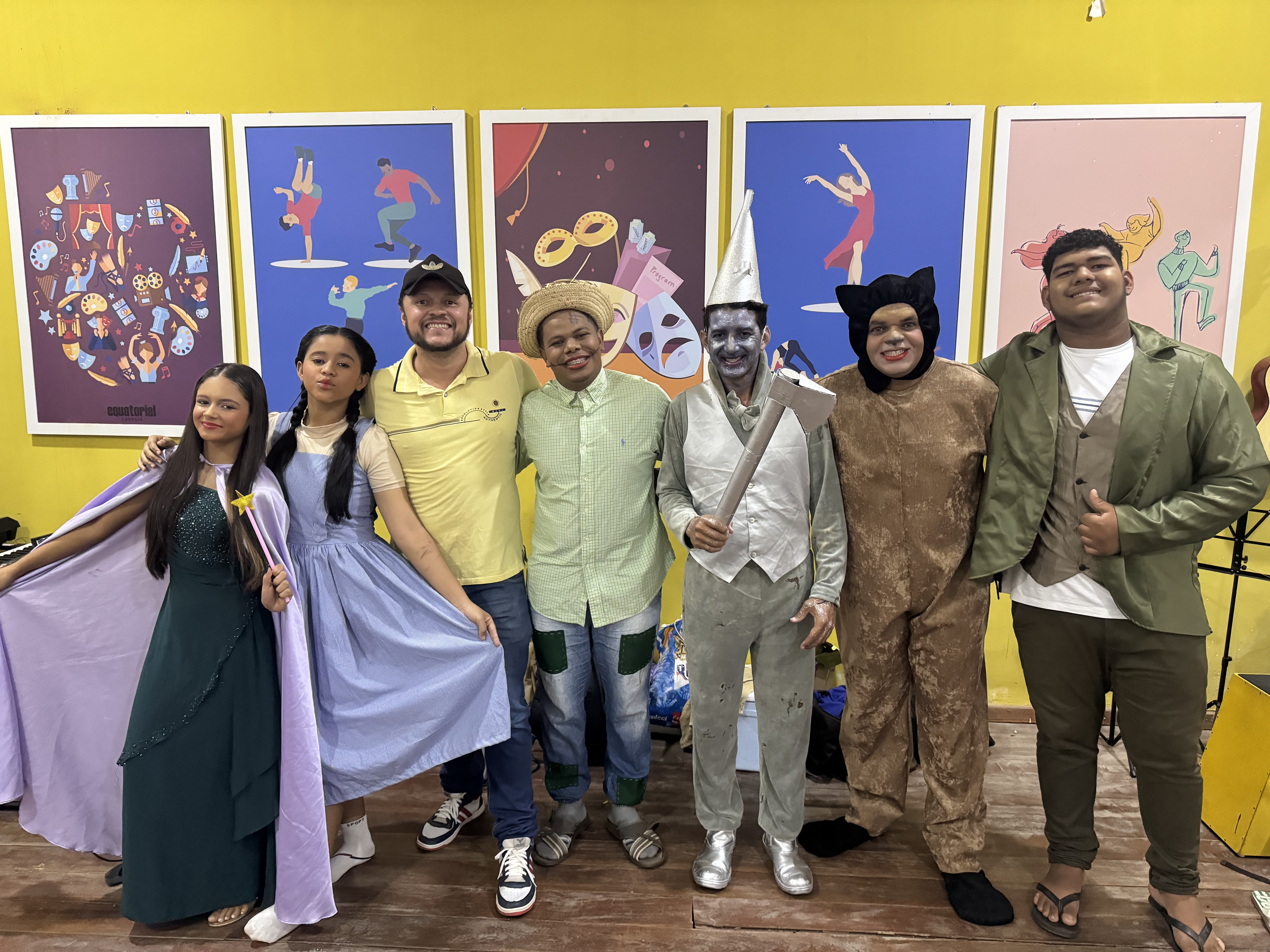 “O Mágico de Oz” encanta público no Festival de Arte e Cultura de Canto do Buriti 2025